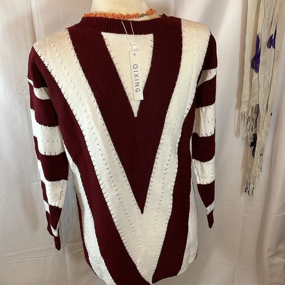 QIXING V Neck Sweater. - Picture 3 of 4